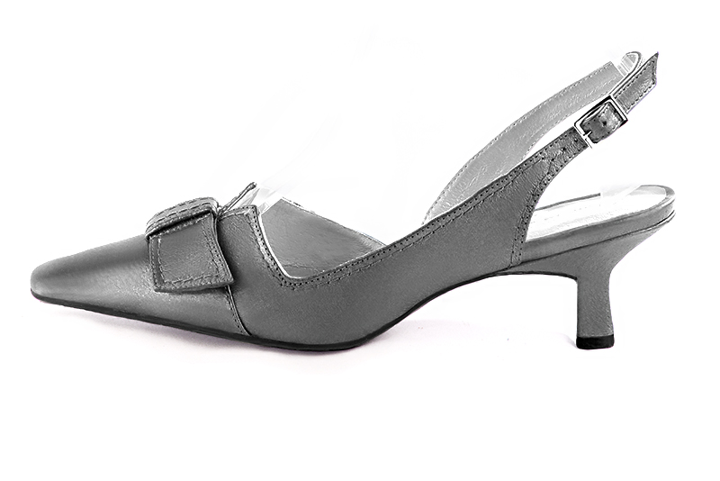Dove grey women's open back shoes, with a knot. Tapered toe. Medium spool heels. Profile view - Florence KOOIJMAN